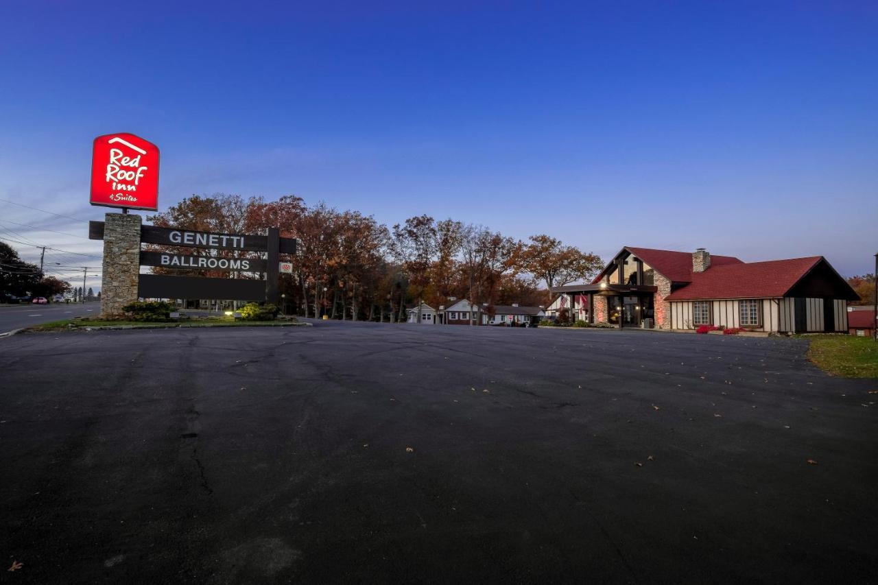 Red Roof &