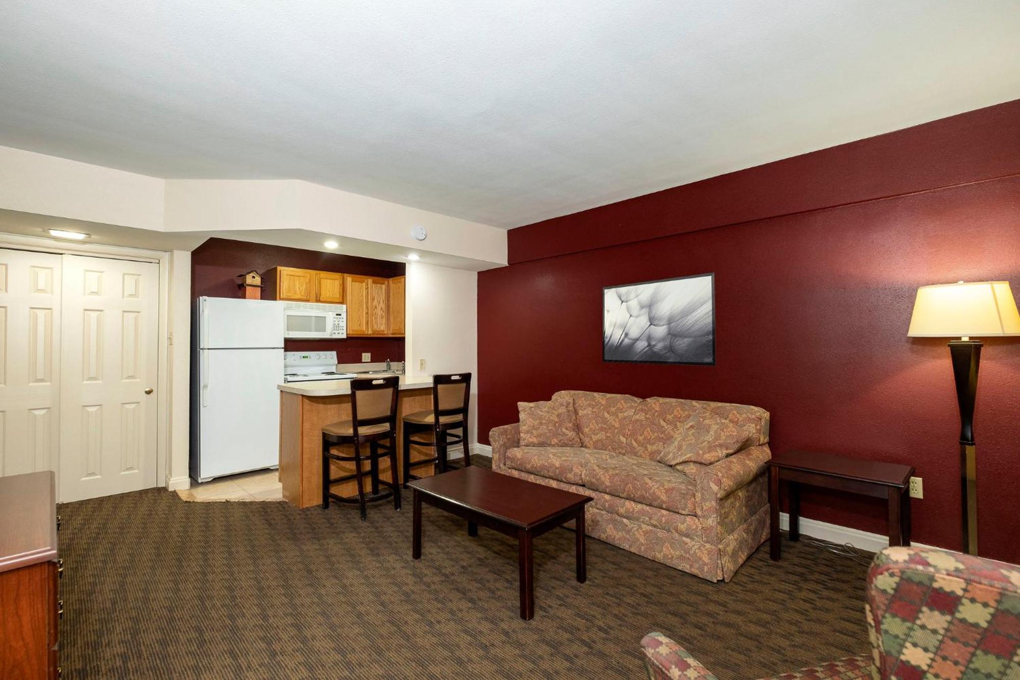 Red Roof & Motel 2*